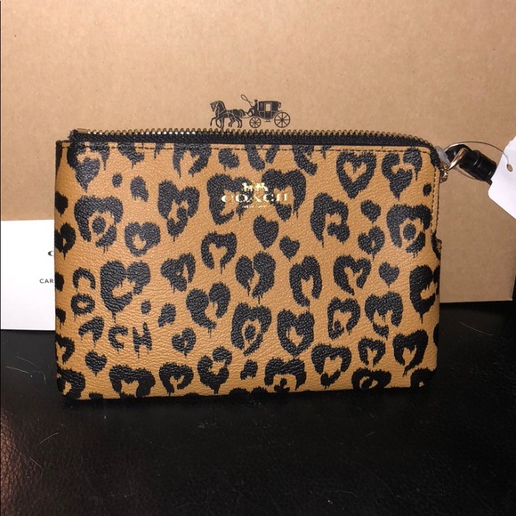 Coach Handbags - 🎉NWT Coach wristlet